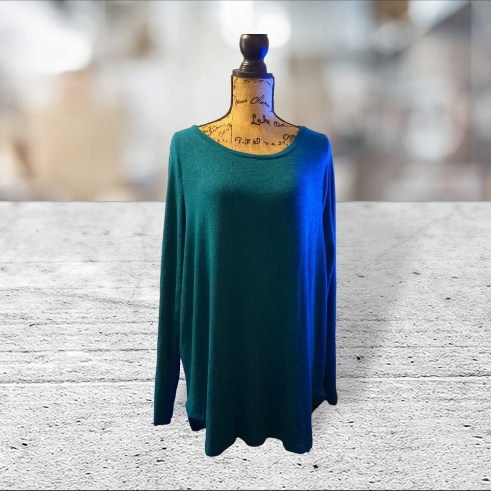 Old navy long sleeve shirt/sweater/top teal with hints of black size Xxl